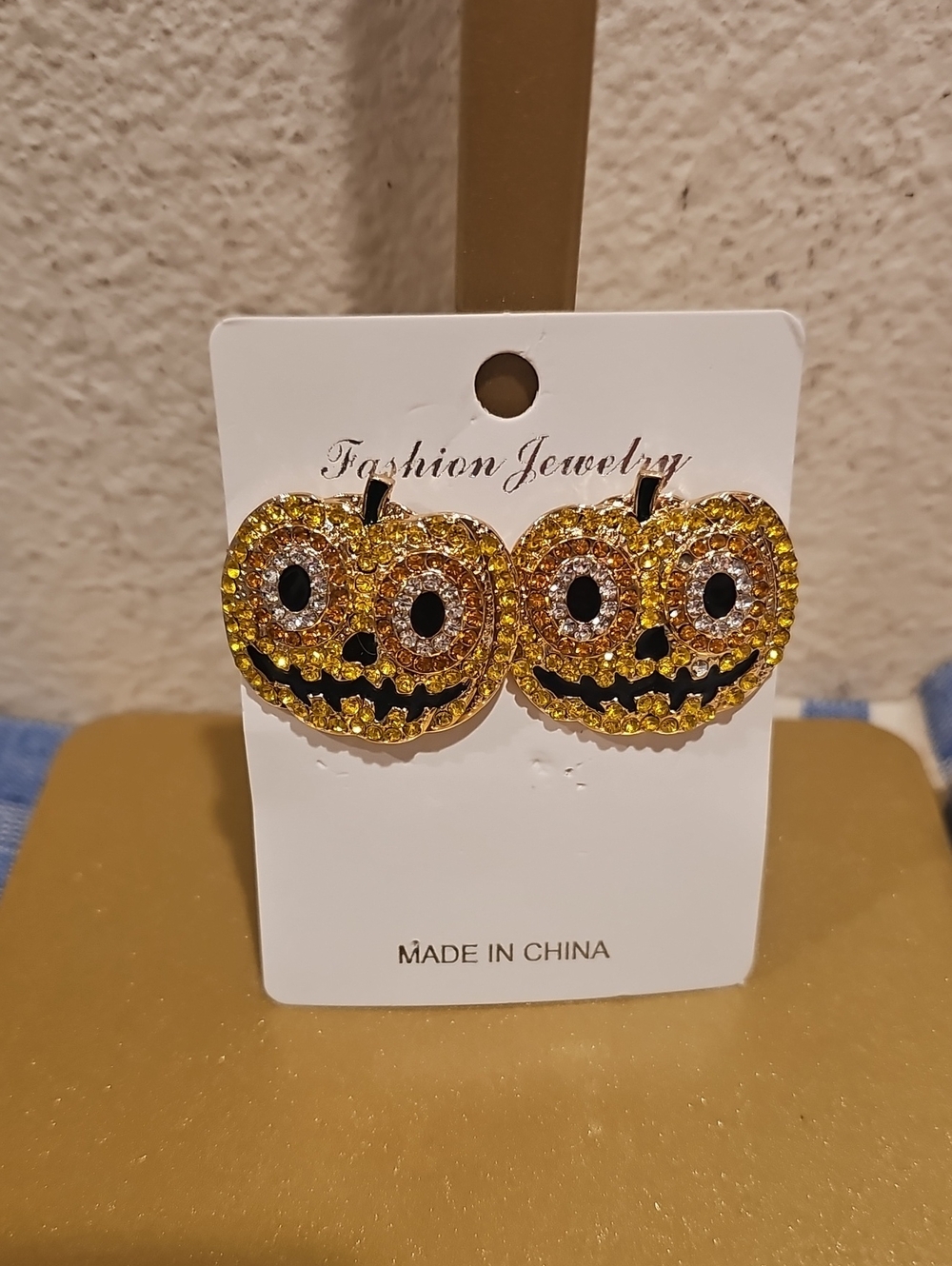 Fashion Jewelry Pumkin Earings MSRP $12